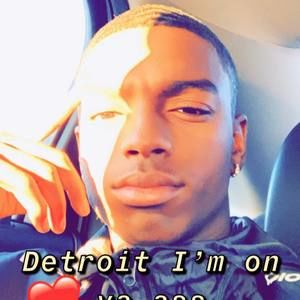 Meet your Posher, Derrick